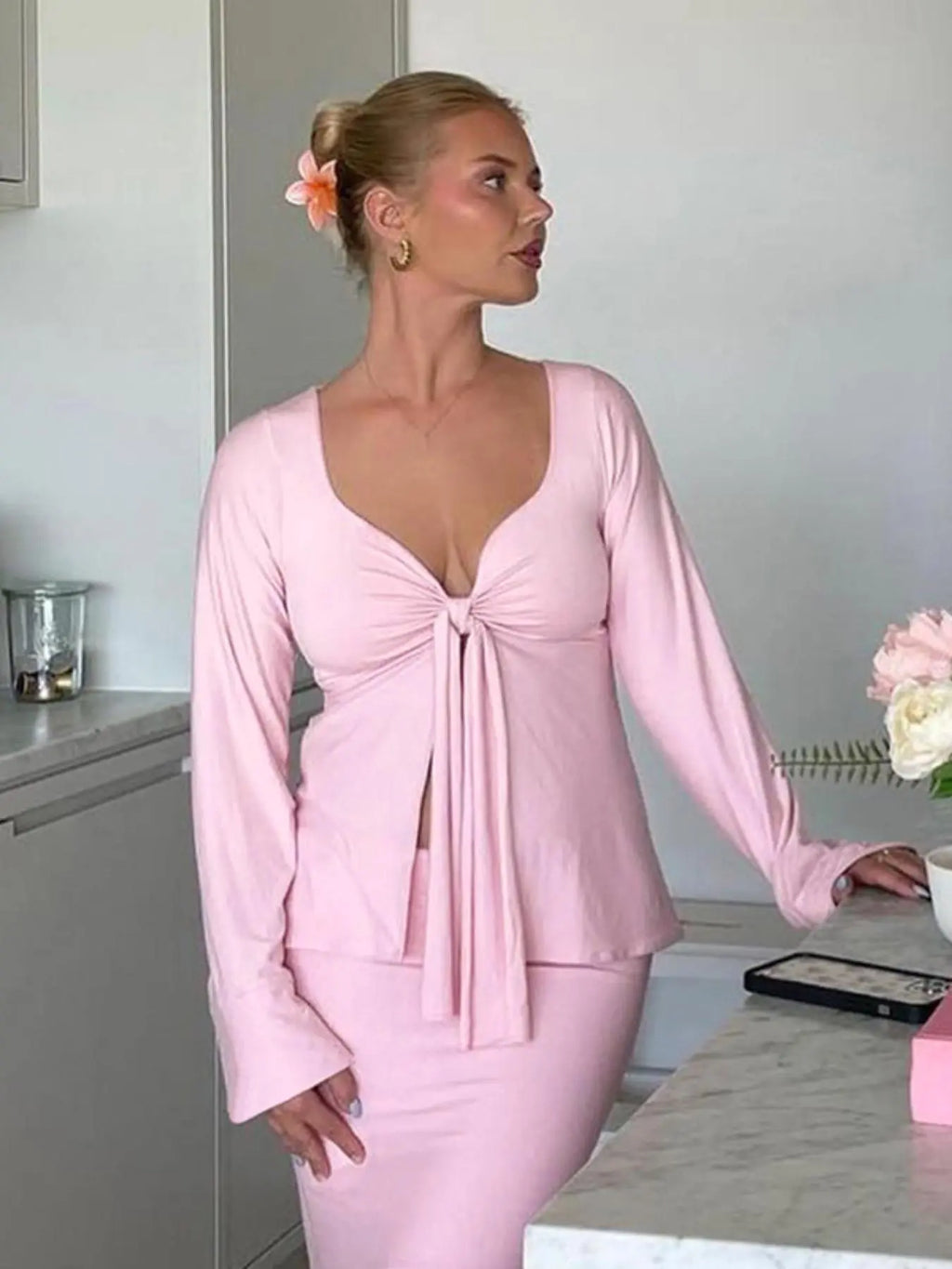 Women's Solid Knot Front Split Hem Long Sleeve Tee - Casual Chic Sweetheart Neck T-Shirt for Fall Daily Wear